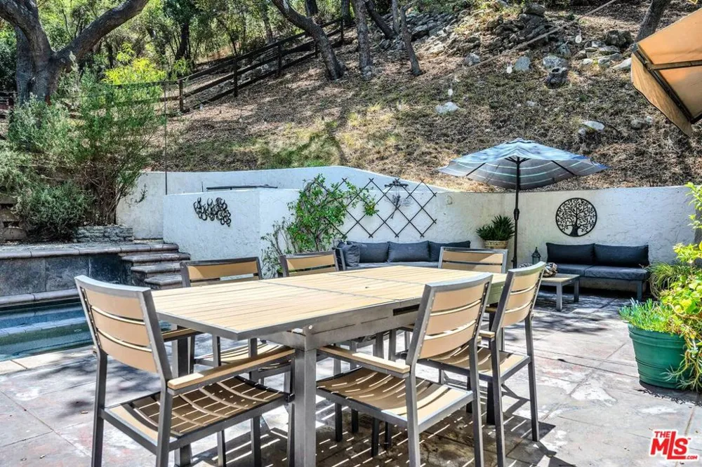 805 Malibu Meadows Drive Calabasas, CA 91302