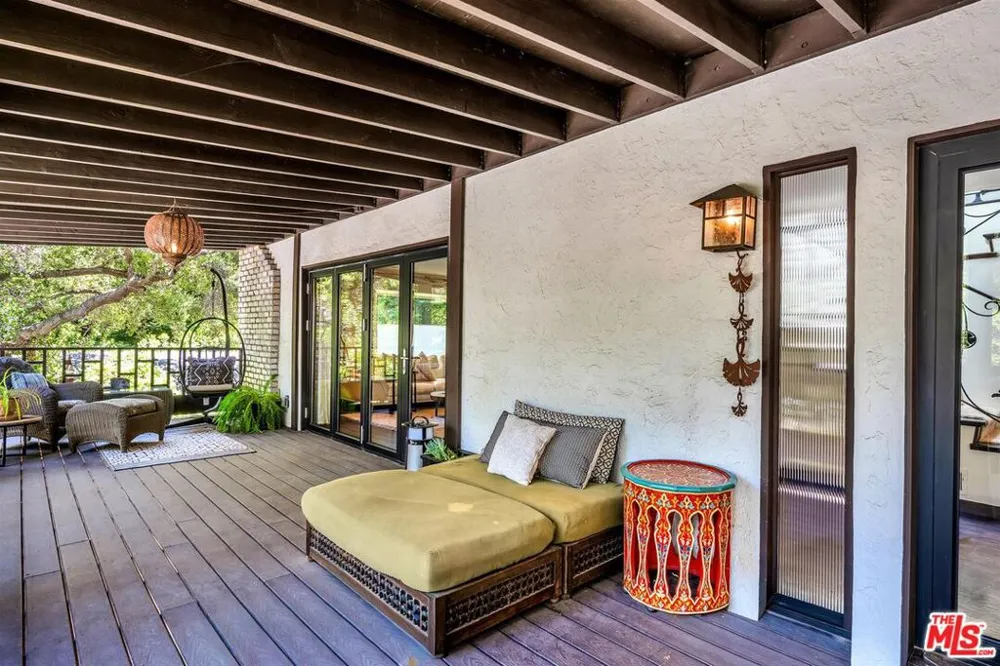 805 Malibu Meadows Drive Calabasas, CA 91302