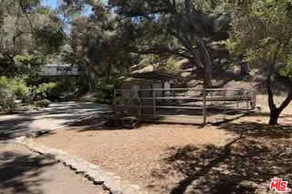 805 Malibu Meadows Drive Calabasas, CA 91302