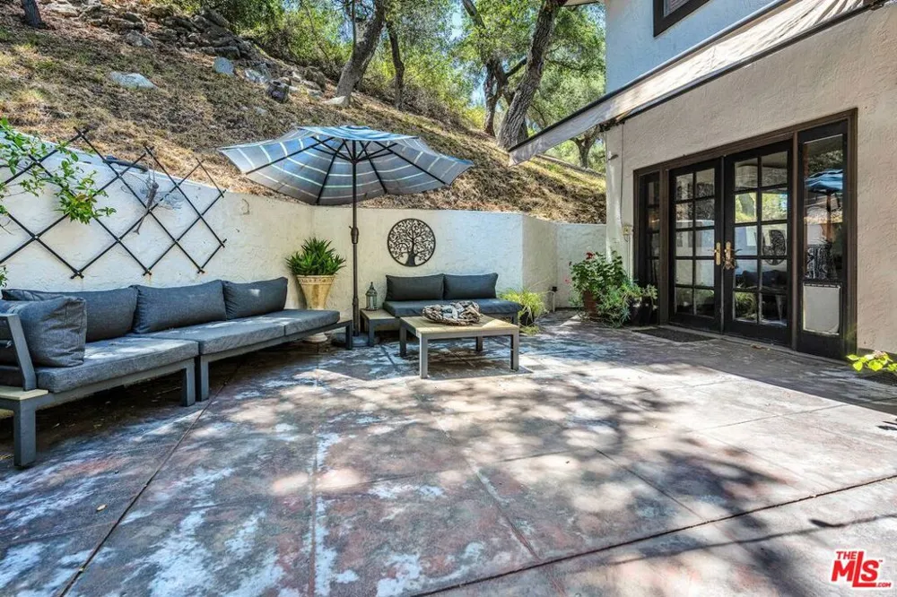 805 Malibu Meadows Drive Calabasas, CA 91302