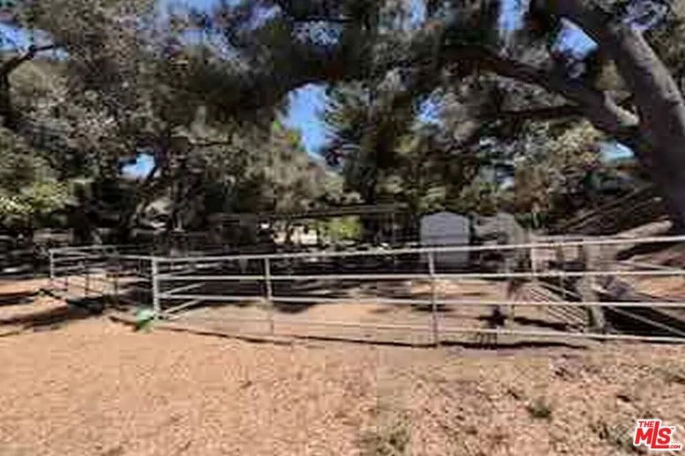 805 Malibu Meadows Drive Calabasas, CA 91302