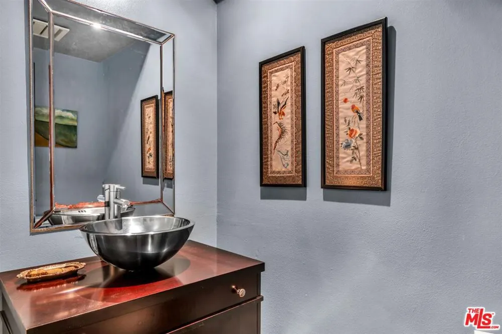 805 Malibu Meadows Drive Calabasas, CA 91302