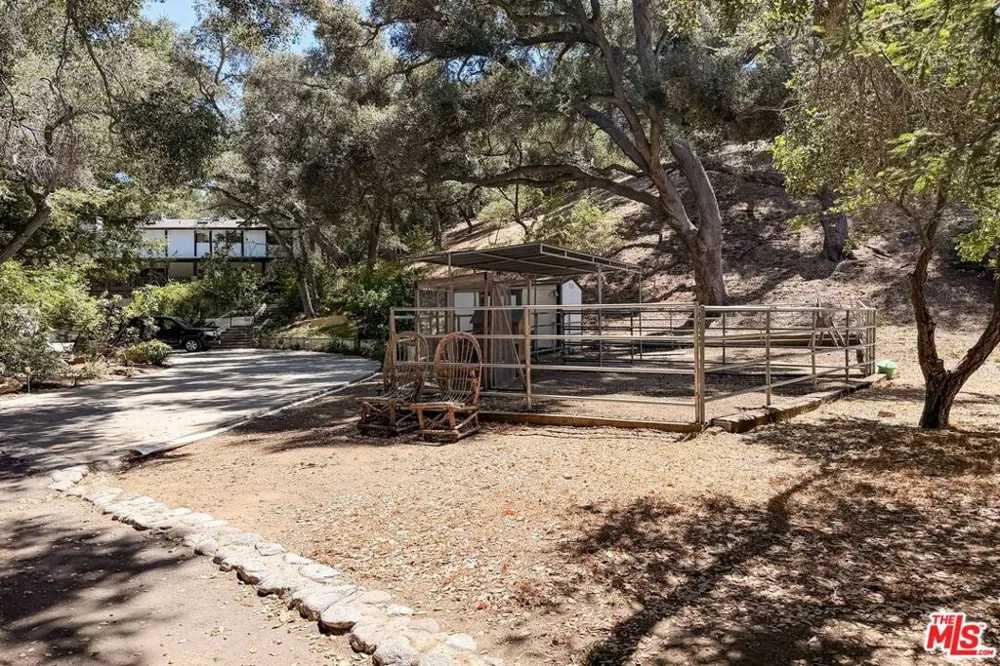 805 Malibu Meadows Drive Calabasas, CA 91302