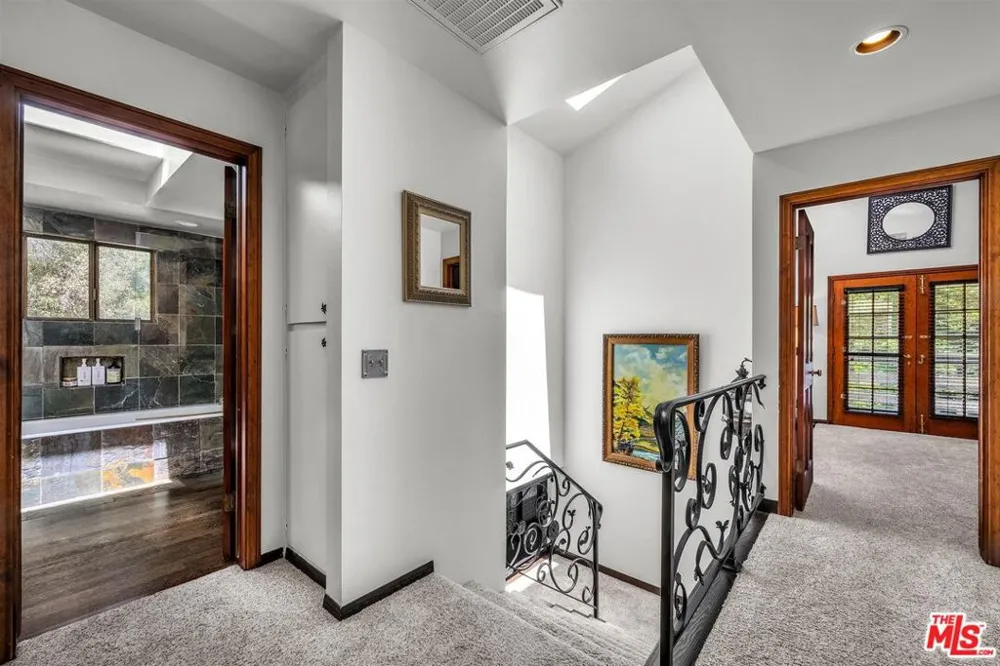 805 Malibu Meadows Drive Calabasas, CA 91302