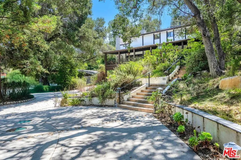 805 Malibu Meadows Drive Calabasas, CA 91302
