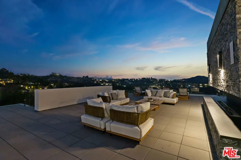 3000 Benedict Canyon Drive Beverly Hills, CA 90210