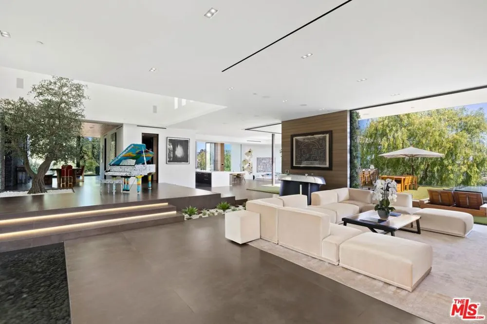 3000 Benedict Canyon Drive Beverly Hills, CA 90210