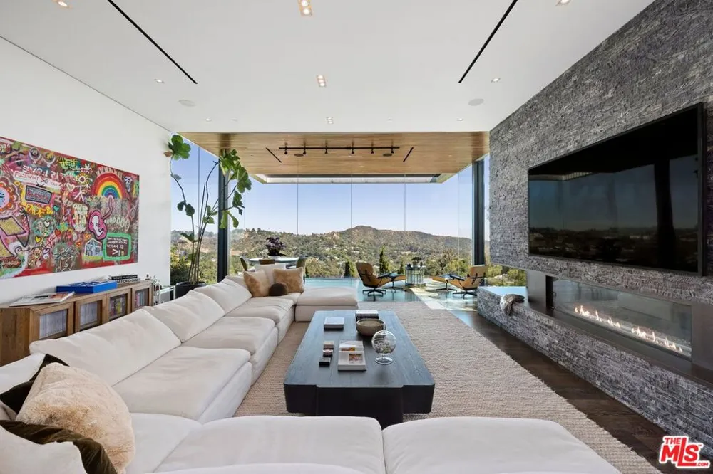 3000 Benedict Canyon Drive Beverly Hills, CA 90210