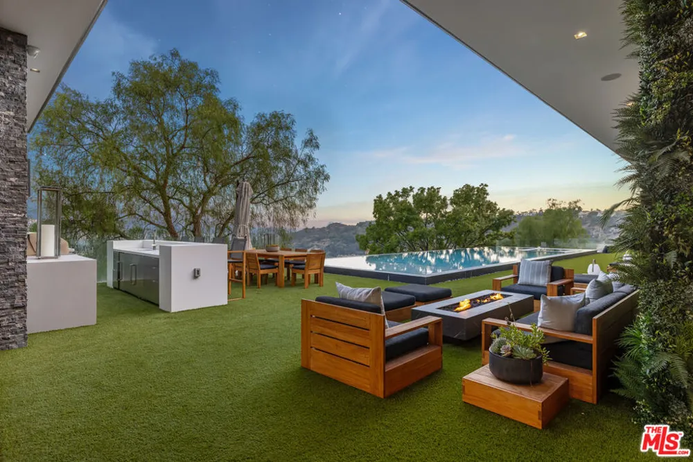 3000 Benedict Canyon Drive Beverly Hills, CA 90210