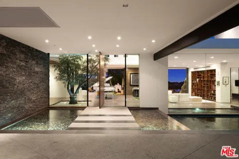3000 Benedict Canyon Drive