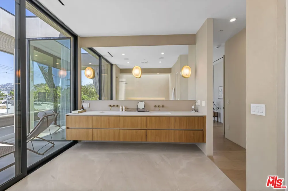 513 Martel Avenue Los Angeles, CA 90036