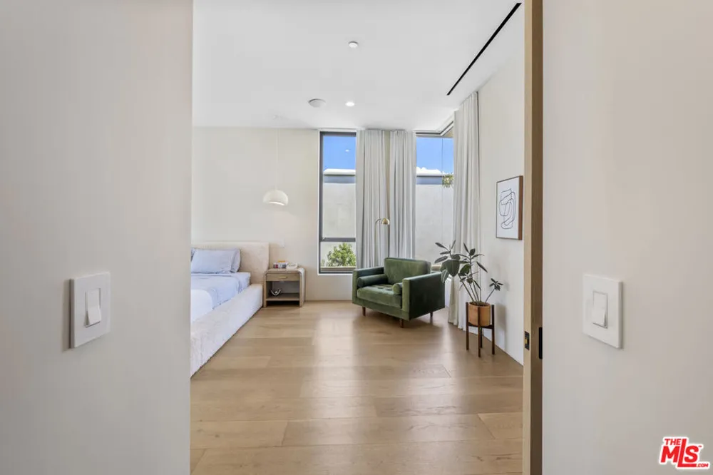 513 Martel Avenue Los Angeles, CA 90036