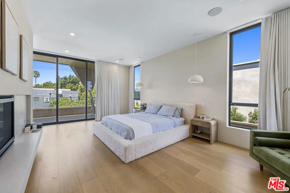 513 Martel Avenue Los Angeles, CA 90036