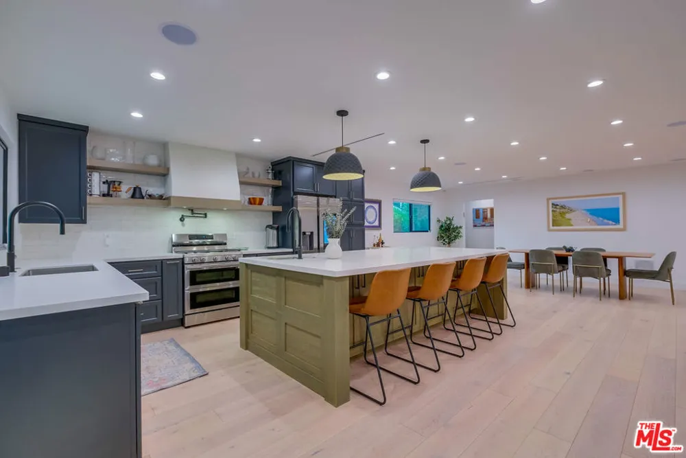 5715 Corteen Place Valley Village, CA 91607