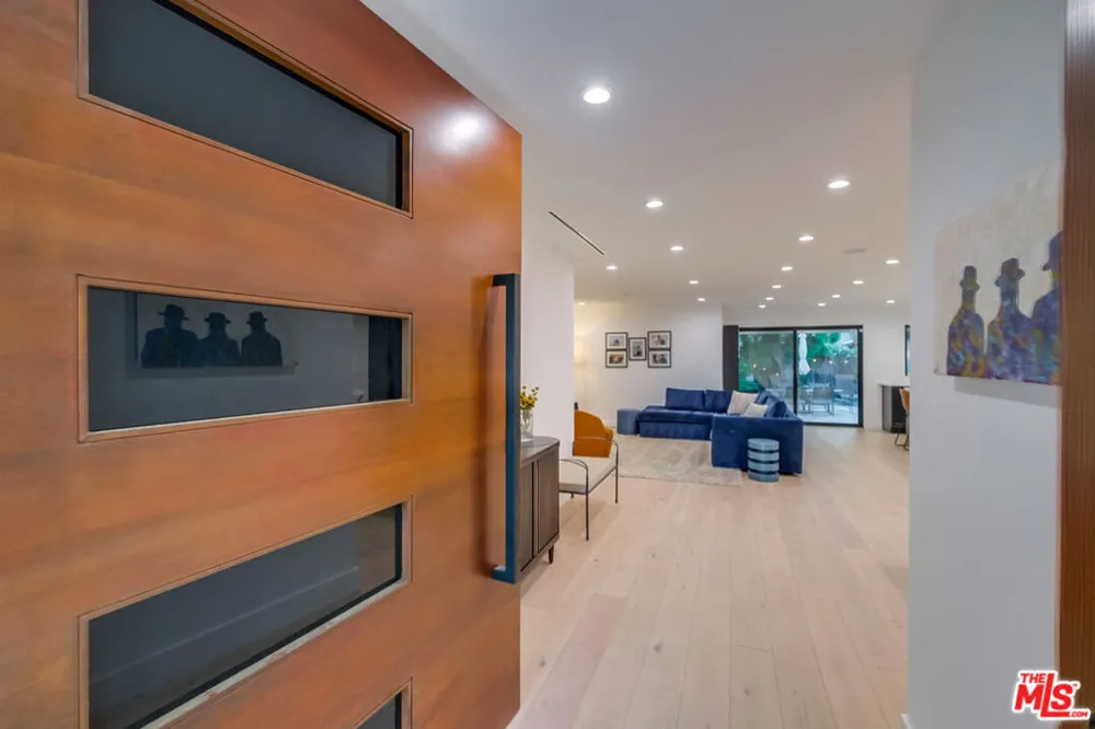5715 Corteen Place Valley Village, CA 91607