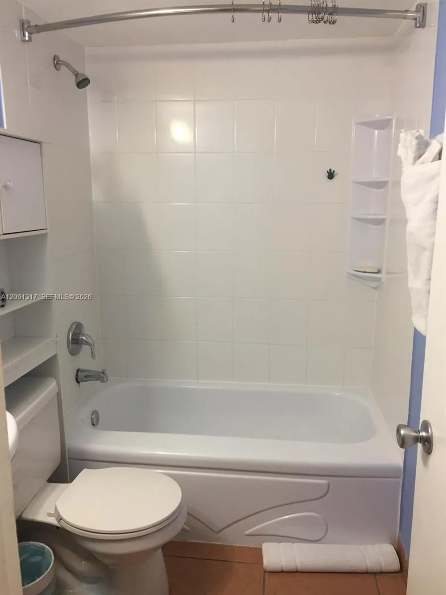 1801 S Treasure Dr #115 North Bay Village, FL 33141