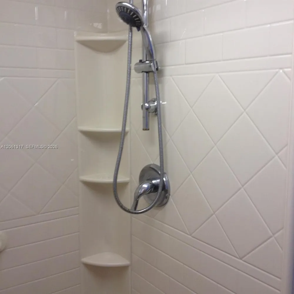 1801 S Treasure Dr #115 North Bay Village, FL 33141