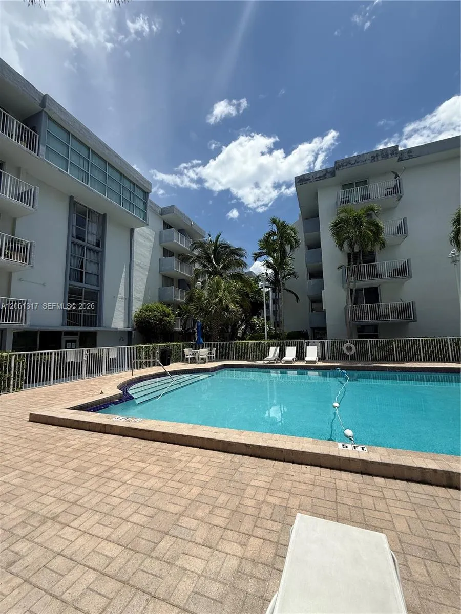 1801 S Treasure Dr #115 North Bay Village, FL 33141