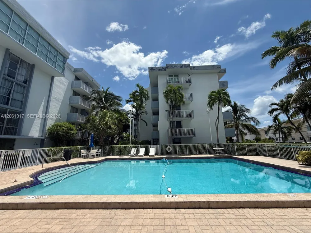 1801 S Treasure Dr #115 North Bay Village, FL 33141