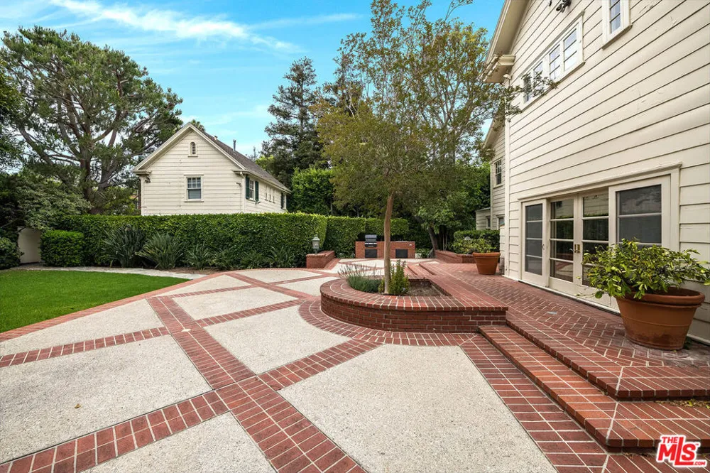 809 Bedford Drive Beverly Hills, CA 90210