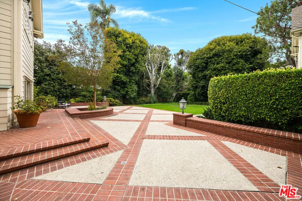 809 Bedford Drive Beverly Hills, CA 90210
