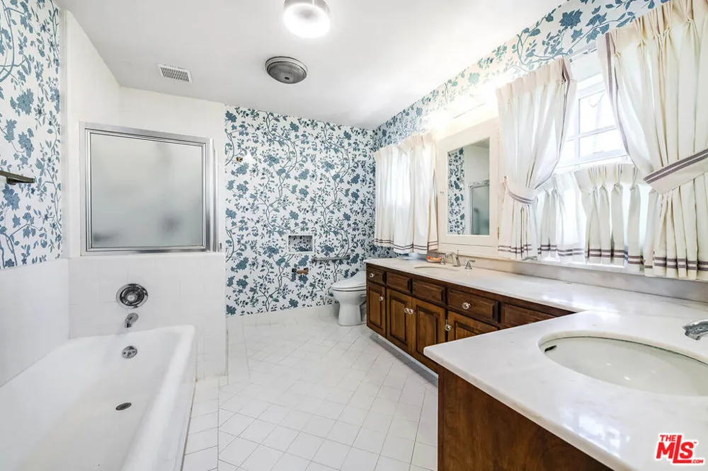 809 Bedford Drive Beverly Hills, CA 90210