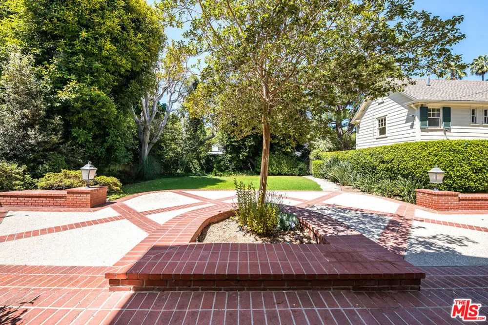 809 Bedford Drive Beverly Hills, CA 90210