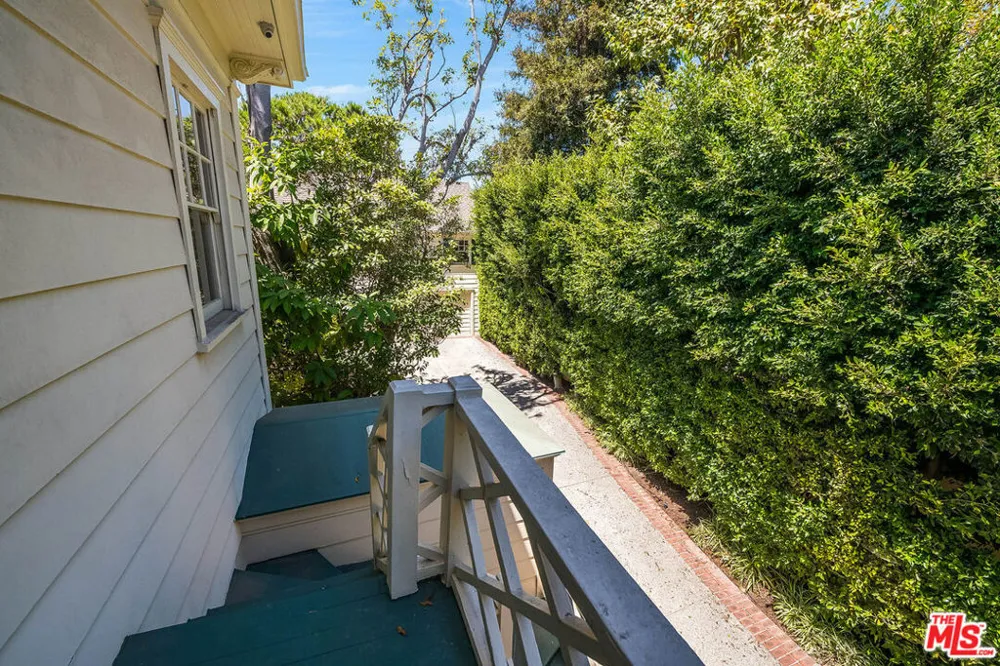 809 Bedford Drive Beverly Hills, CA 90210