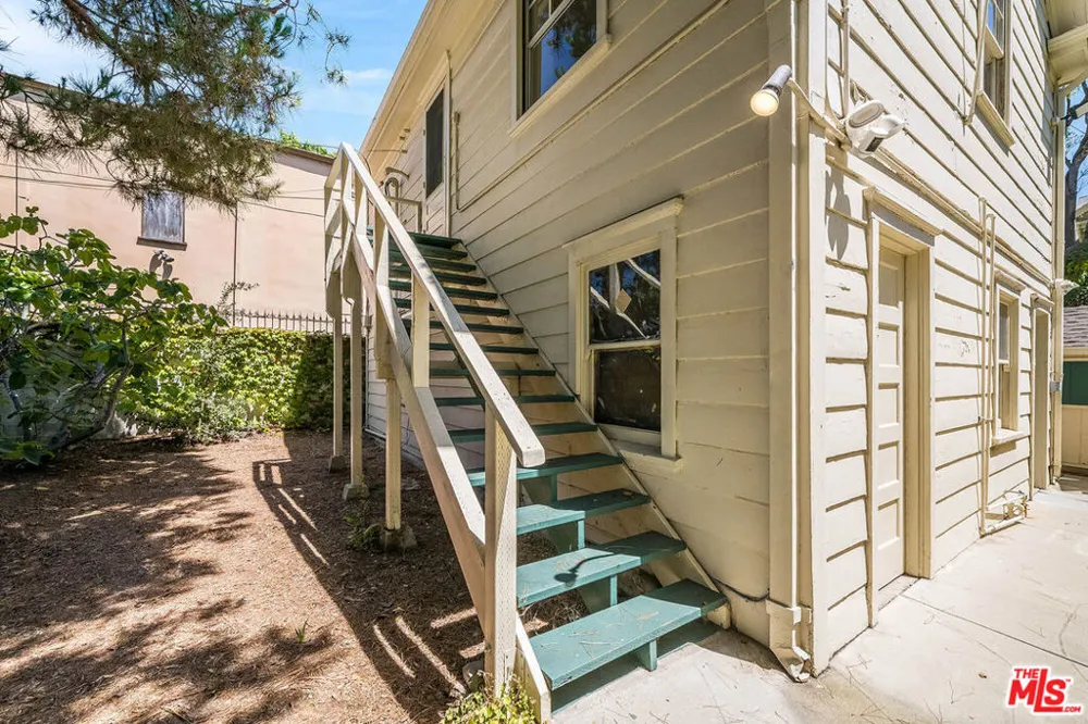 809 Bedford Drive Beverly Hills, CA 90210