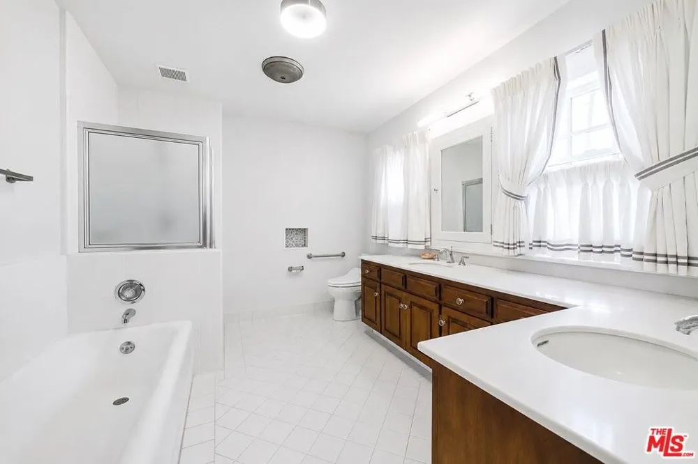 809 Bedford Drive Beverly Hills, CA 90210