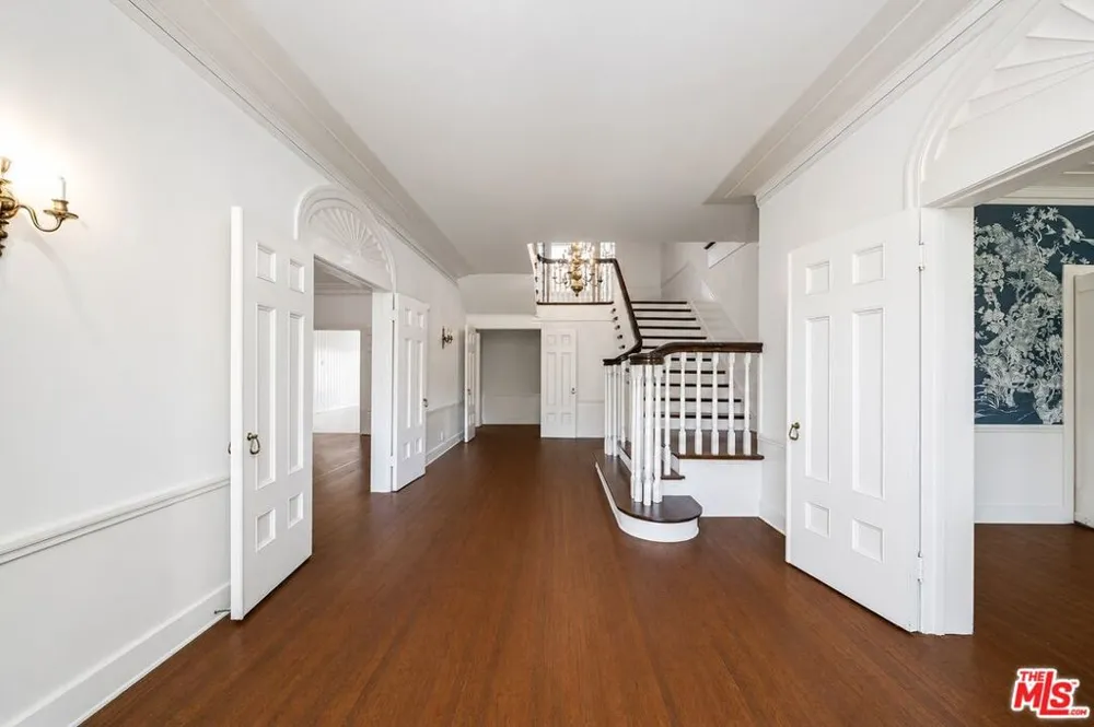 809 Bedford Drive Beverly Hills, CA 90210