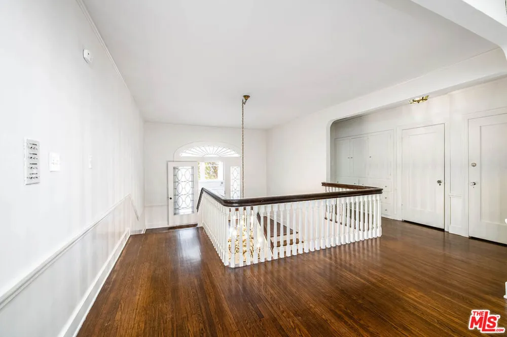 809 Bedford Drive Beverly Hills, CA 90210