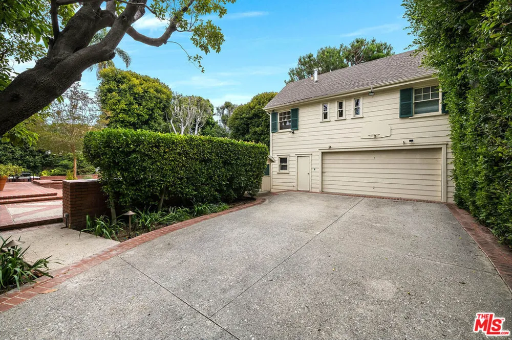 809 Bedford Drive Beverly Hills, CA 90210