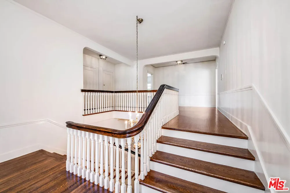 809 Bedford Drive Beverly Hills, CA 90210