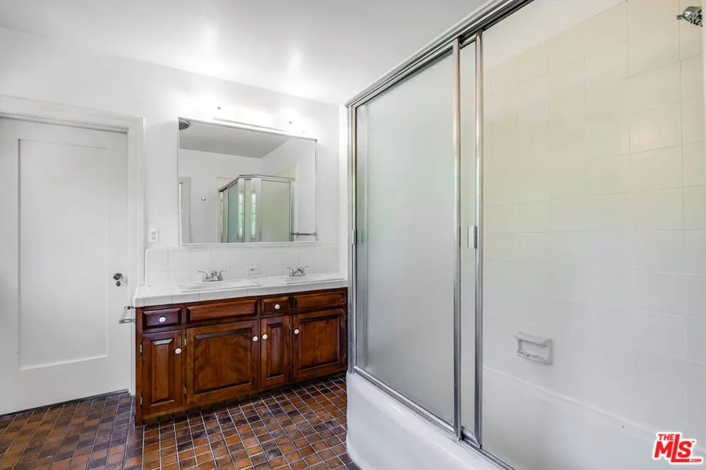809 Bedford Drive Beverly Hills, CA 90210