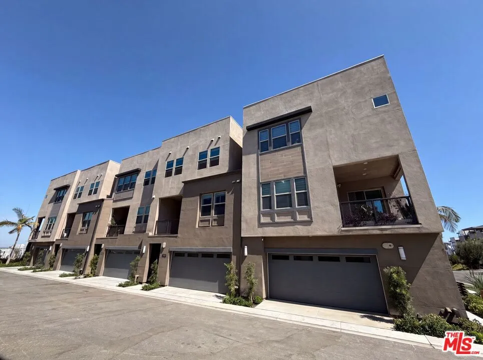 1718 Hollyleaf Terrace Montebello, CA 90640