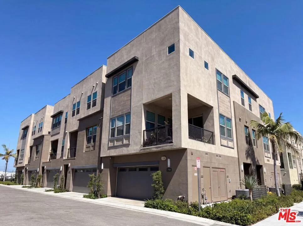 1718 Hollyleaf Terrace Montebello, CA 90640