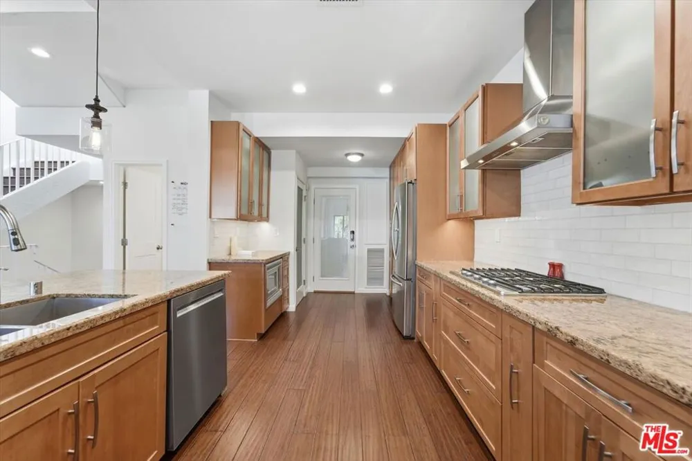 1544 Michael Lane Los Angeles, CA 90272