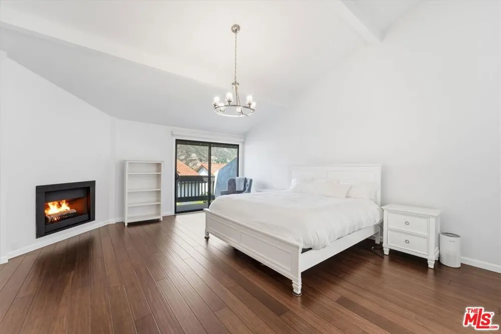 1544 Michael Lane Los Angeles, CA 90272