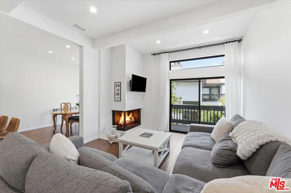 1544 Michael Lane Los Angeles, CA 90272