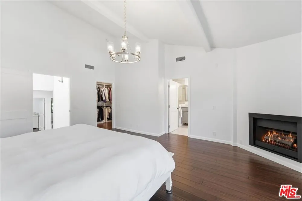 1544 Michael Lane Los Angeles, CA 90272