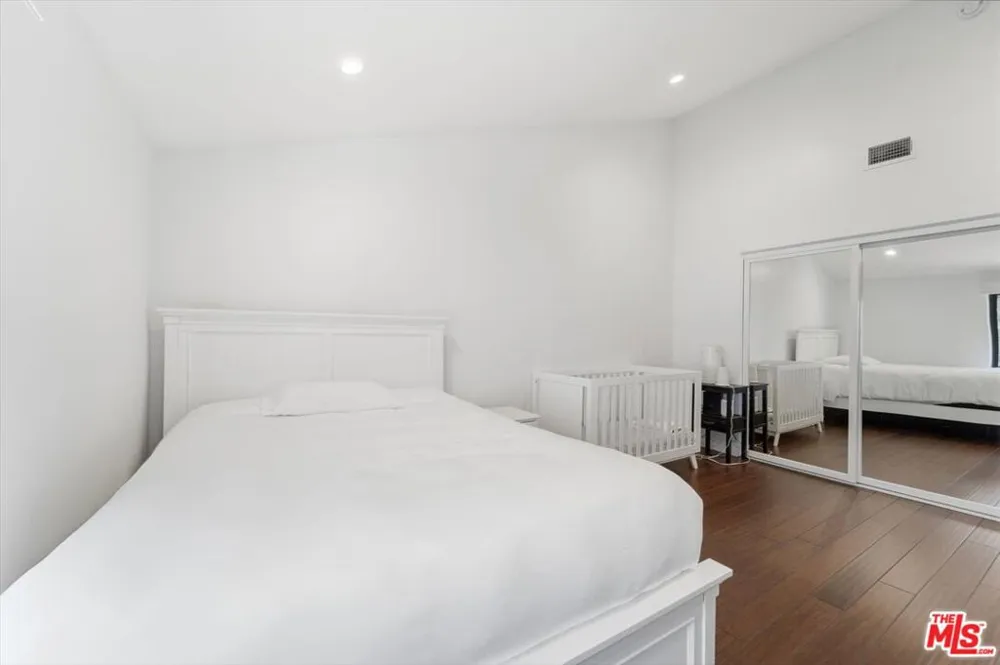 1544 Michael Lane Los Angeles, CA 90272