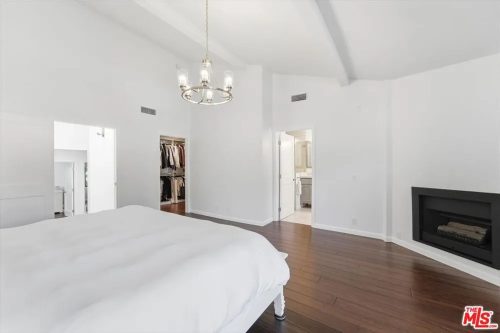 1544 Michael Lane Los Angeles, CA 90272