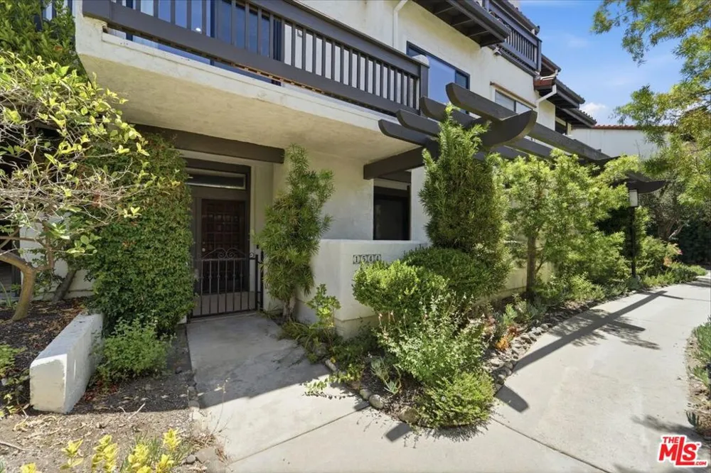 1544 Michael Lane Los Angeles, CA 90272