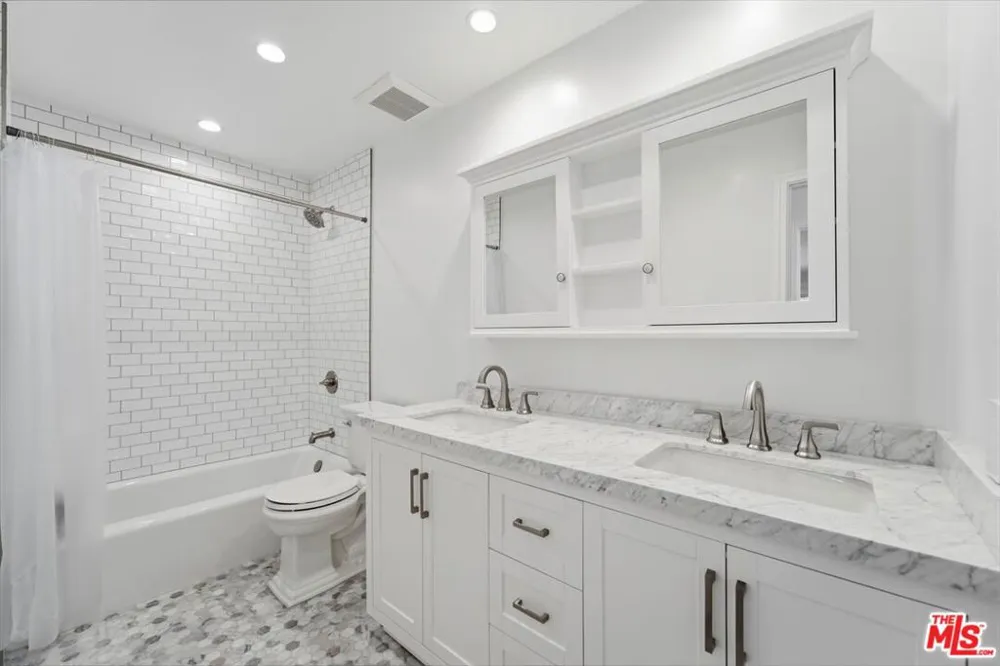 1544 Michael Lane Los Angeles, CA 90272