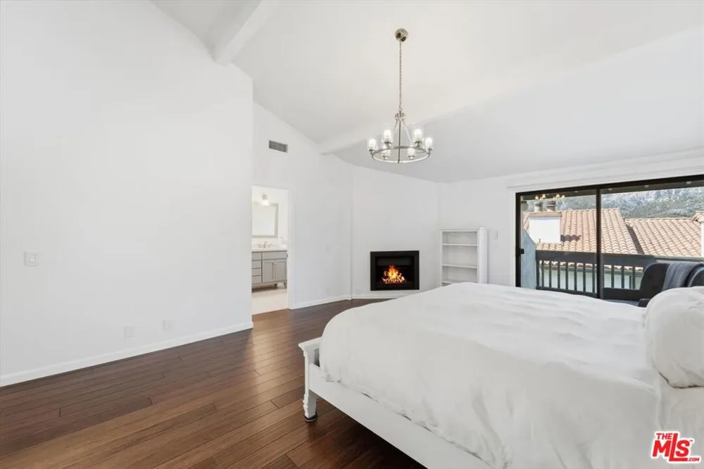 1544 Michael Lane Los Angeles, CA 90272