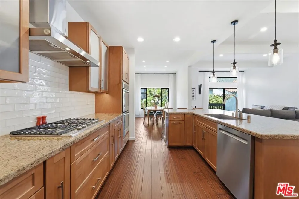 1544 Michael Lane Los Angeles, CA 90272