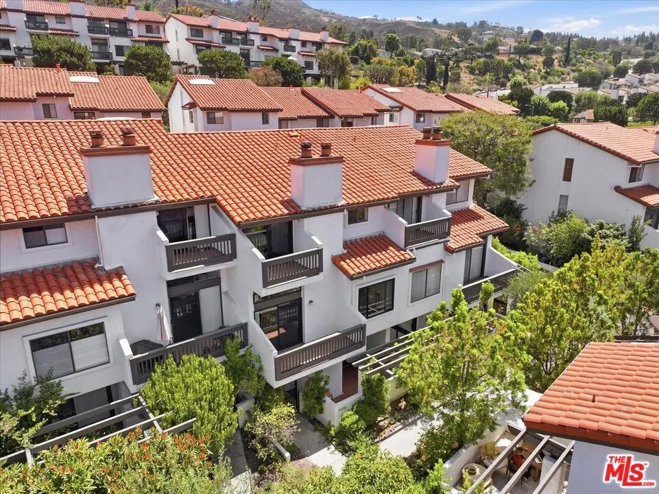 1544 Michael Lane Los Angeles, CA 90272