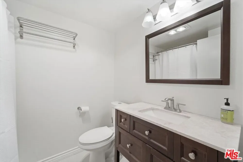 1544 Michael Lane Los Angeles, CA 90272