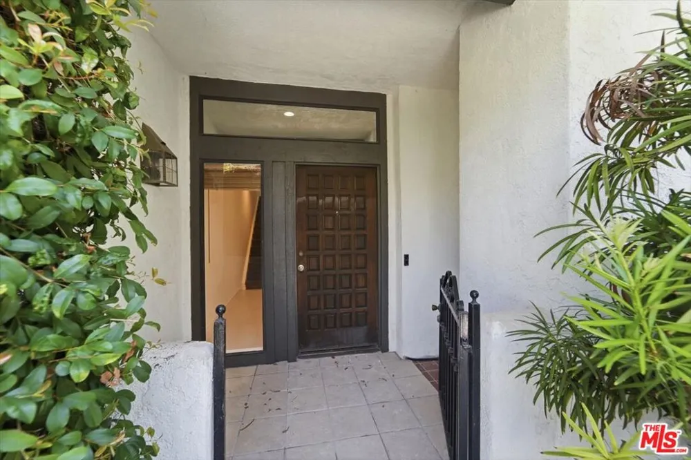 1544 Michael Lane Los Angeles, CA 90272